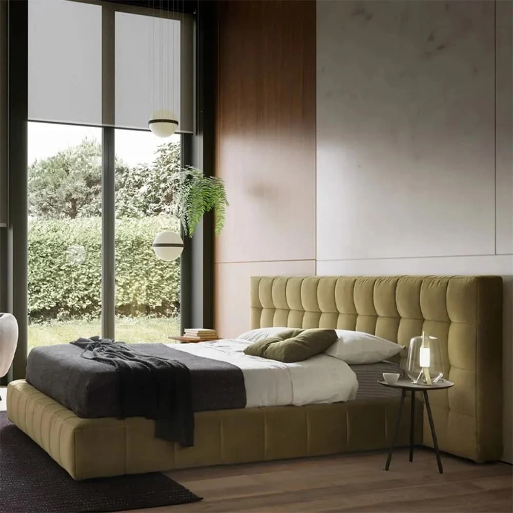 Bred Upholstered Bed thumbnail 2